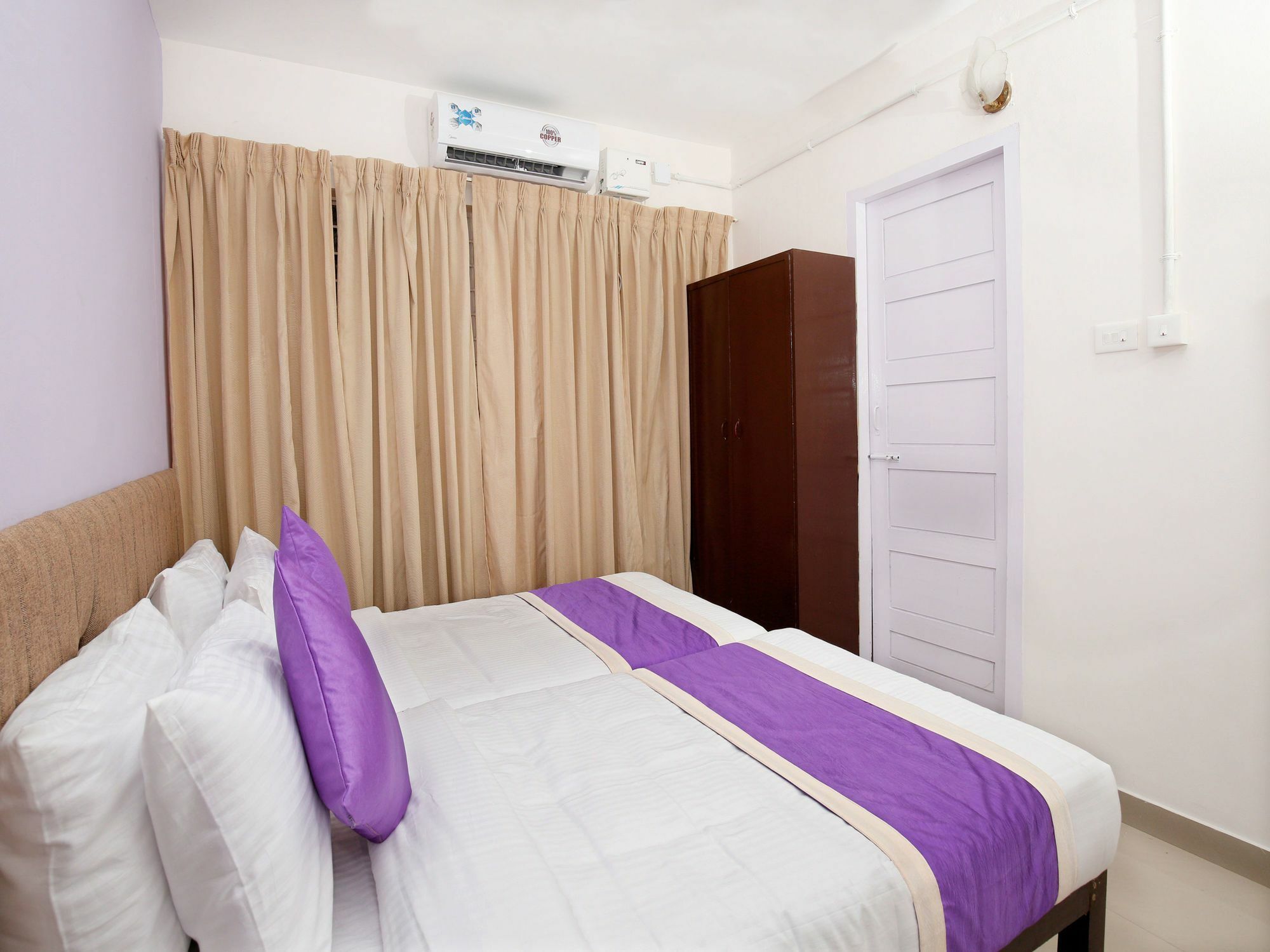 Oyo 9797 Hotel Vbee Plaza Thiruvananthapuram Екстер'єр фото
